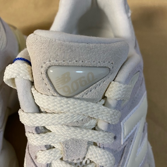 New Balance 9060 Women’s / Men’s Cream Mesh Sneakers - Picture 8 of 13